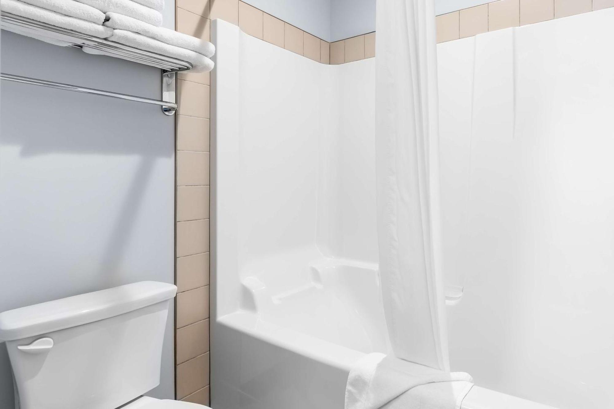 Surestay Studio By Best Western Hardisty Luaran gambar