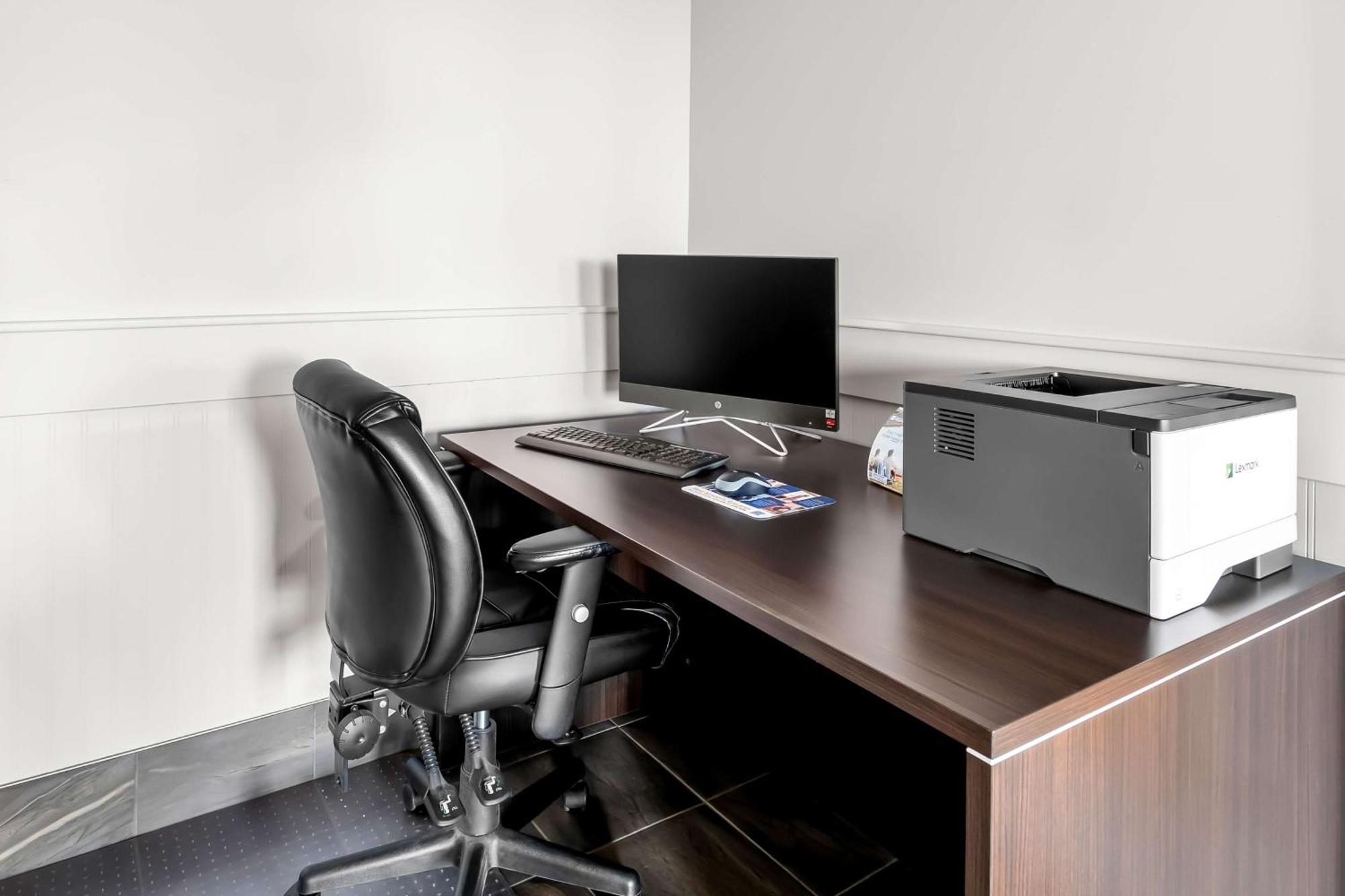 Surestay Studio By Best Western Hardisty Luaran gambar